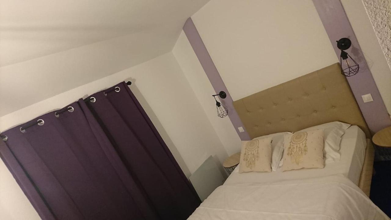 Verrieres  Hotel Les Deux Porches מראה חיצוני תמונה