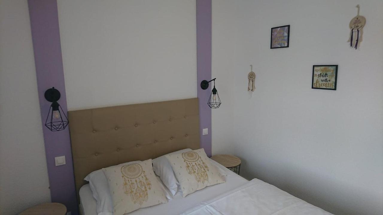 Verrieres  Hotel Les Deux Porches מראה חיצוני תמונה
