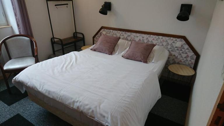 Verrieres  Hotel Les Deux Porches מראה חיצוני תמונה