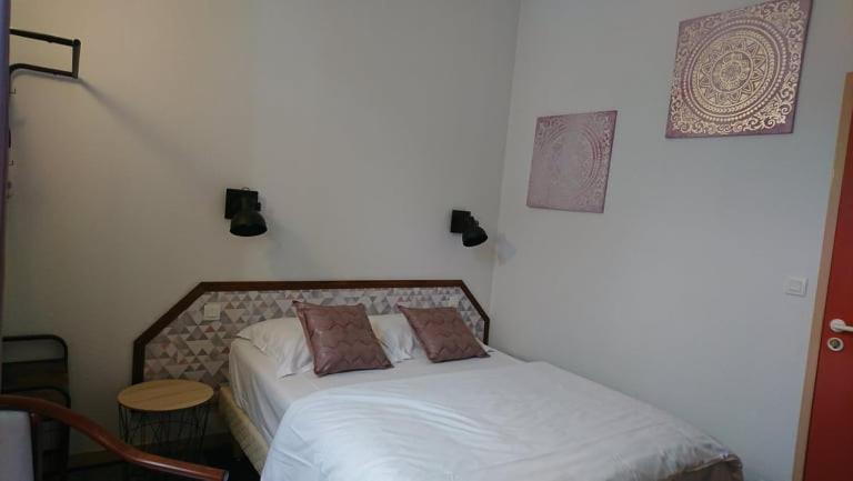 Verrieres  Hotel Les Deux Porches מראה חיצוני תמונה