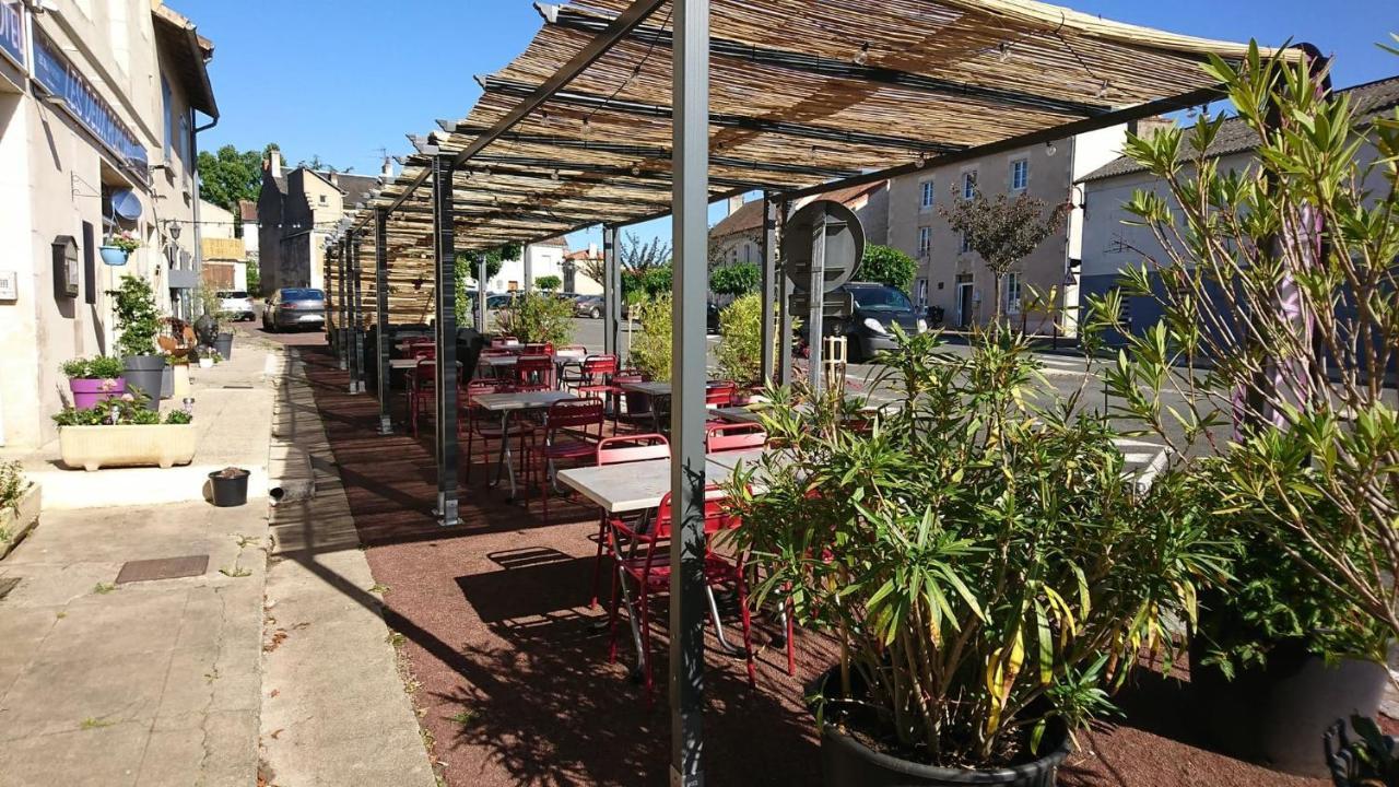 Verrieres  Hotel Les Deux Porches מראה חיצוני תמונה