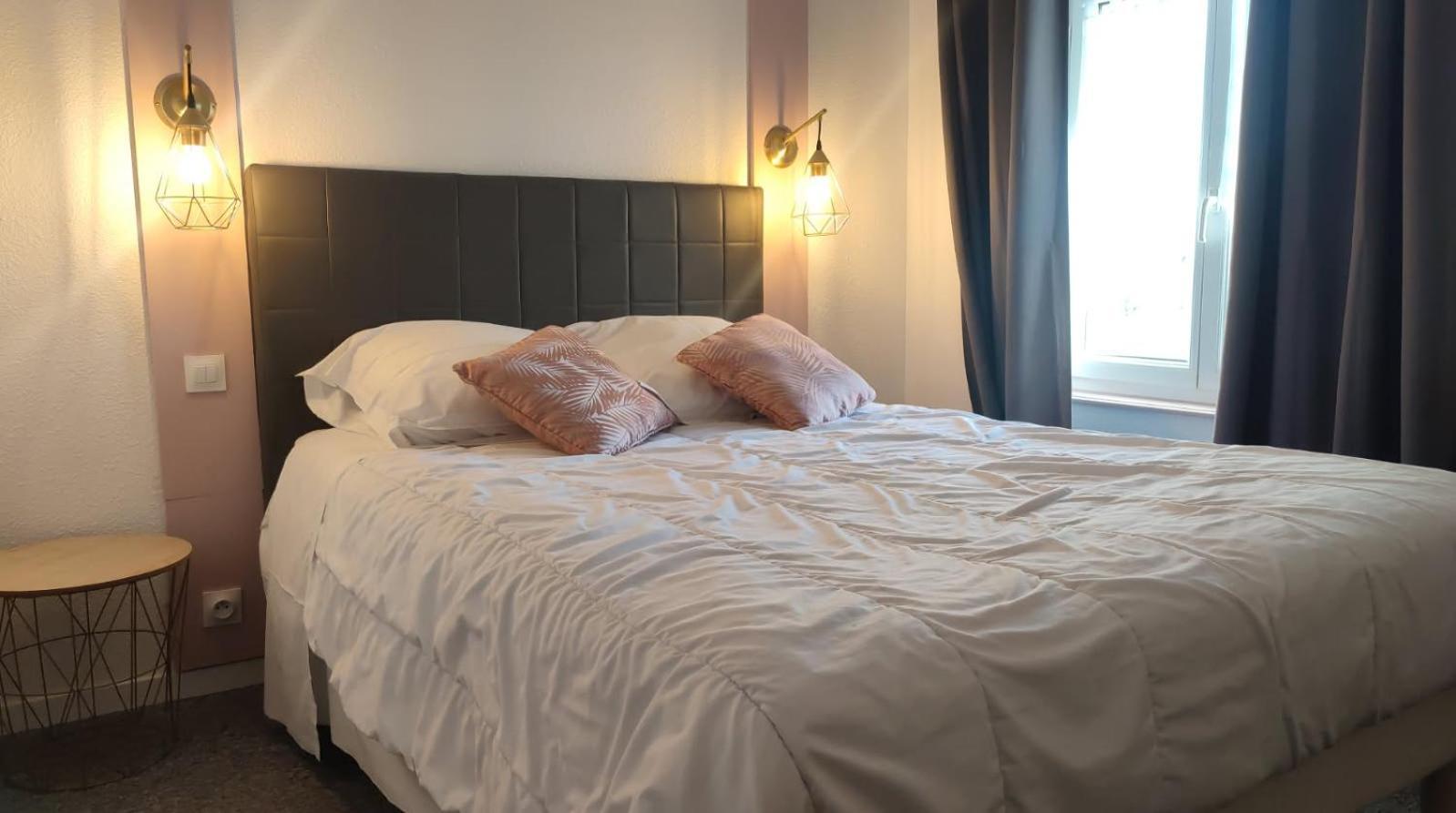 Verrieres  Hotel Les Deux Porches מראה חיצוני תמונה