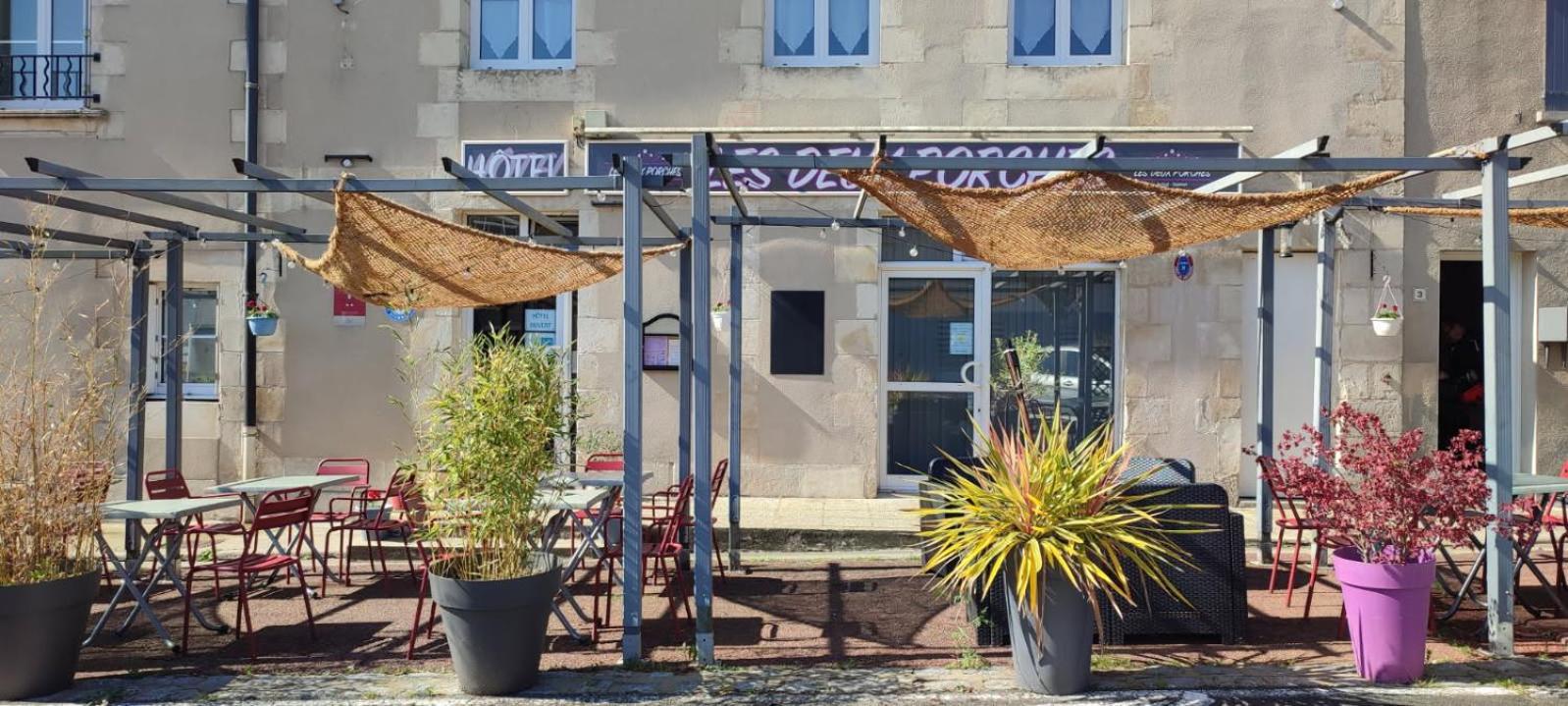 Verrieres  Hotel Les Deux Porches מראה חיצוני תמונה